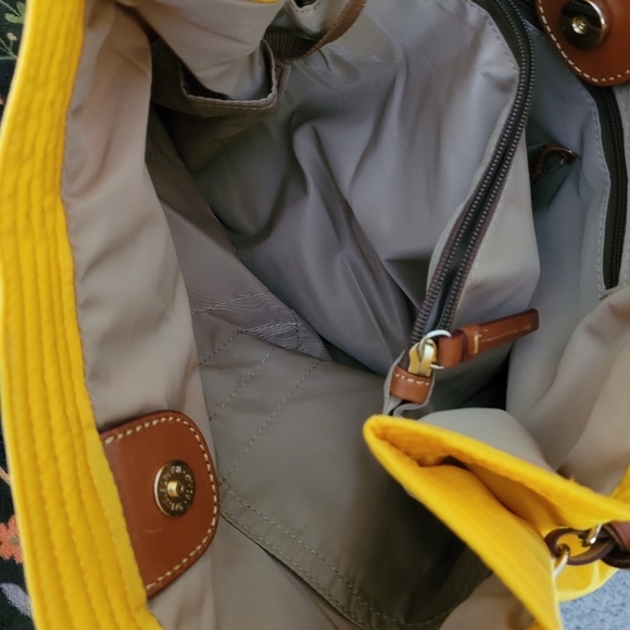 Brand new Dooney and Bourke purse - Picture 3 of 7